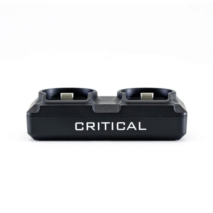 Critical Connect Universal Batterie Shorty Bundle (zwei Batterien + Dock + Fußschalter)